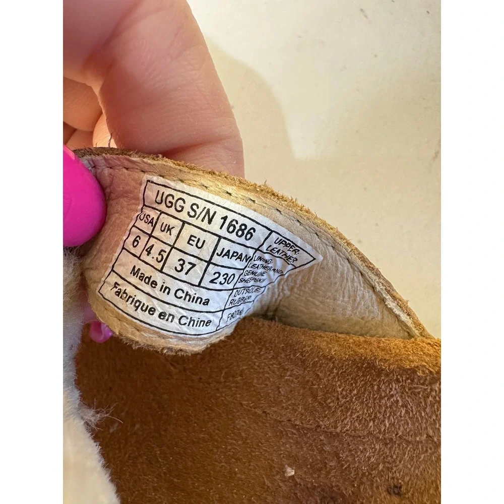 UGG Australia Leather Thong Sandals Women Size 6 Brown Shearling Lined Boho‎